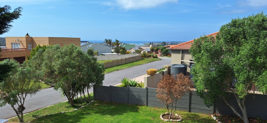 4 Bedroom Property for Sale in Stilbaai Wes Western Cape